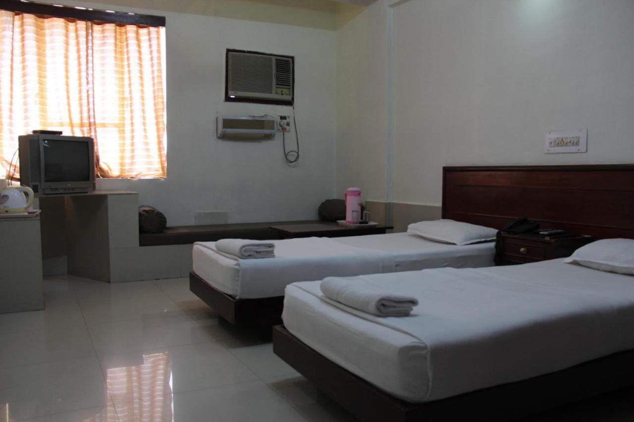 Hotel Vijay Shree Deluxe Patna  Room photo